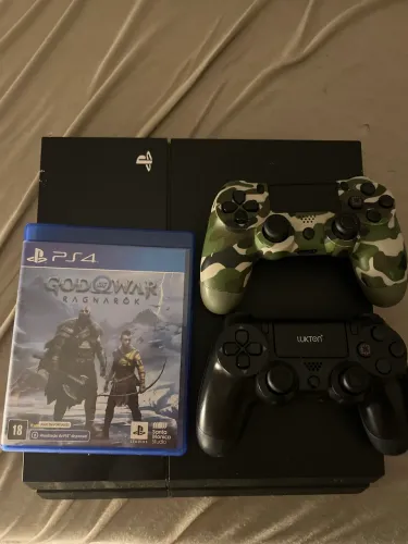 PS4 1TB + Dois controles (não originais) + GoW Ragnarock