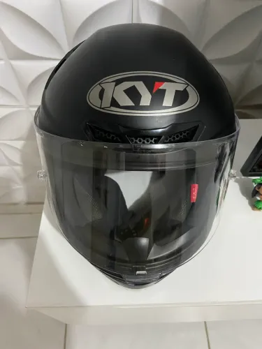Capacete KYT TT COURSE.