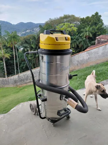 Vendo aspirador industrial valor 3900