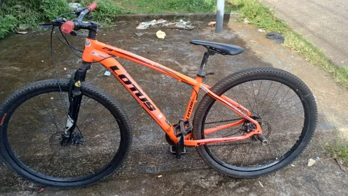 BICICLETA LOTUS