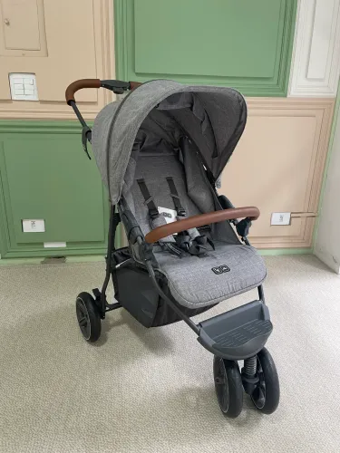 Carrinho de bebê Treviso ABC Design peça de showroom com desconto
