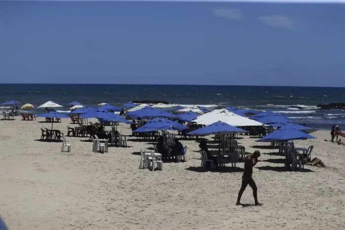 Garçom barraca de praia
