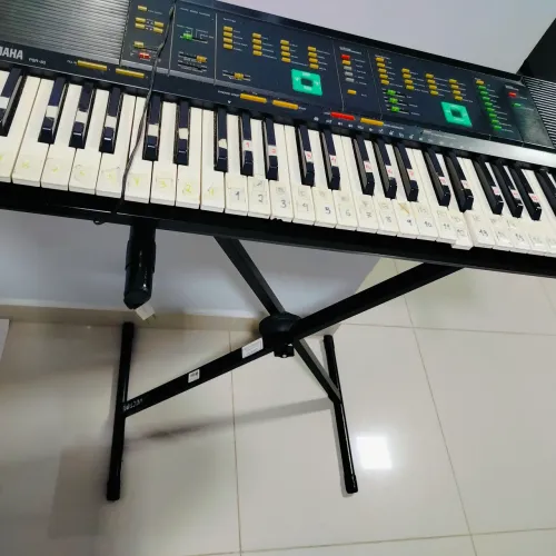 Teclado Yamaha PSR-80 