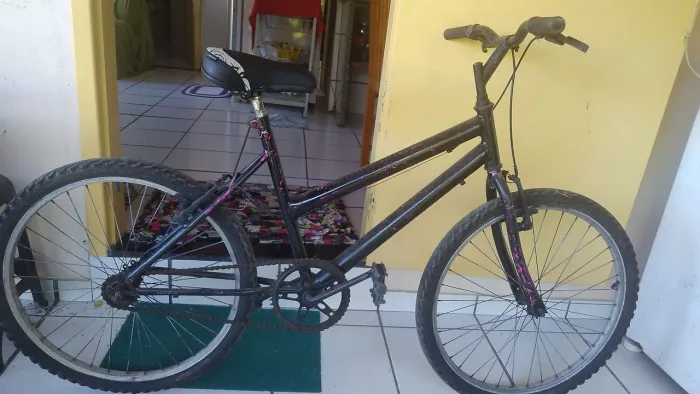 Vendo bicicleta aro 24 tratar Sergio *