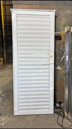 Porta Veneziana de Ferro para Banheiro - Direto da Fábrica