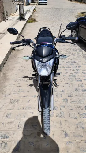 CG em perfeito estado,toda revisada,pneus novos e pronta pra usar 
