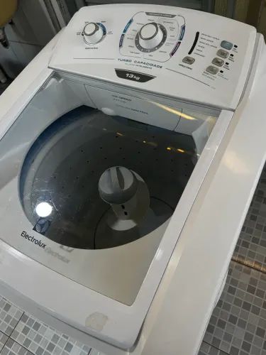 Máquina de lavar Electrolux 13kg // 110v // cesto gigante