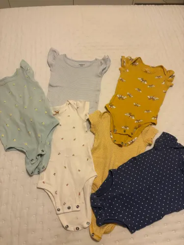 Lotinho de roupas Carters