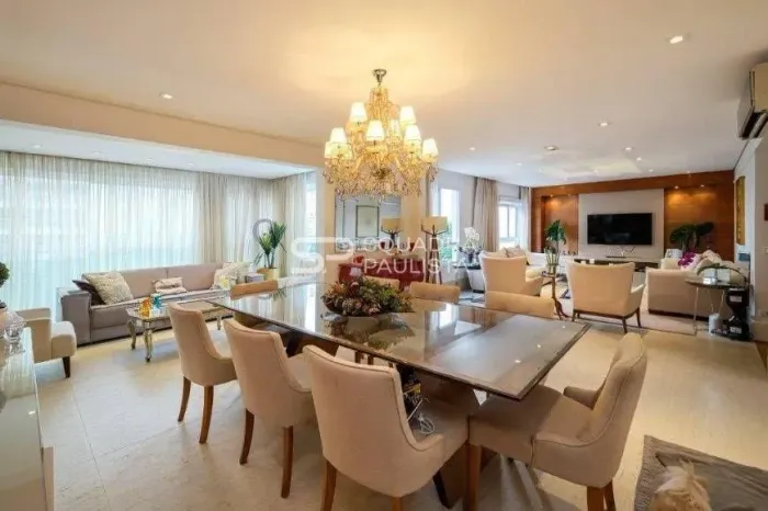 Apartamento com 210 m², 3 quartos sendo 3 suítes à venda no bairro Vila Olímpia.