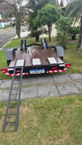 Vendo carretinha ano 2024 muito nova para duas motos grandes