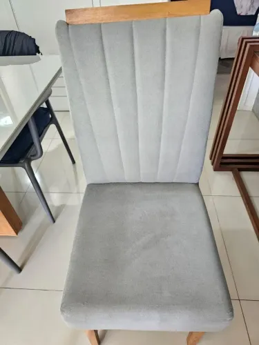 Cadeiras estofadas para mesa de jantar
