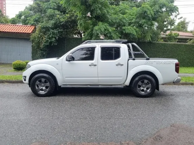 Nissan Frontier SV At.cd 4X4 2.5 TB Diesel Mec. 2015