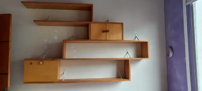 Estante para sala ou quarto com nichos