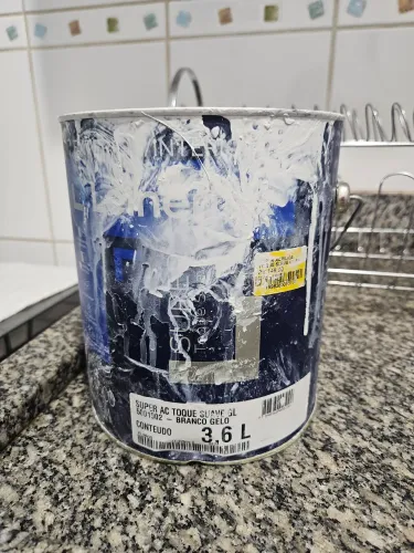 Galão usado de tinta acetinado Leinertex branco gelo, 3.6L