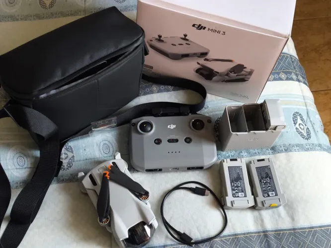 DJI Mini 3 KIT  FLY More 50 minutos