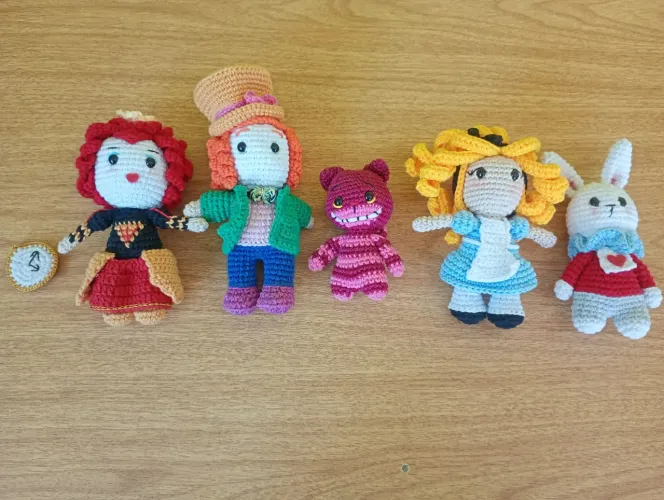 Kit Amigurumis Alice no País das maravilhas