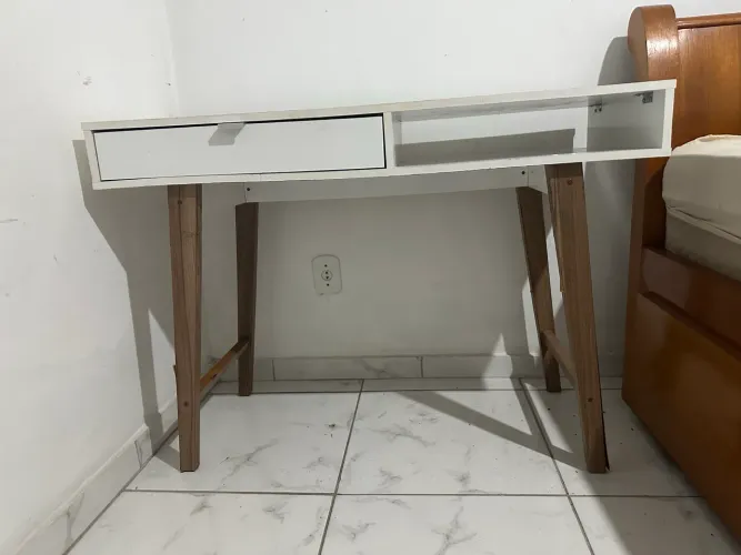 Escrivaninha Mara!