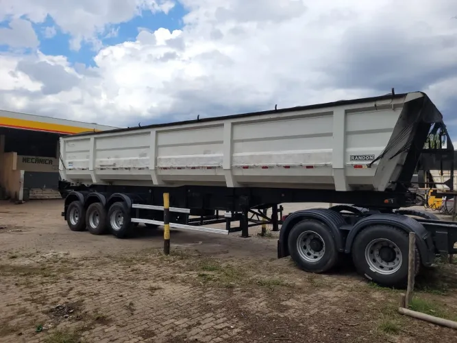Carreta caçamba random 2017 e graneleira 2017 mb 1313 scania 420
