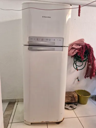 Geladeira Electrolux 431 litros (leia a descrição)