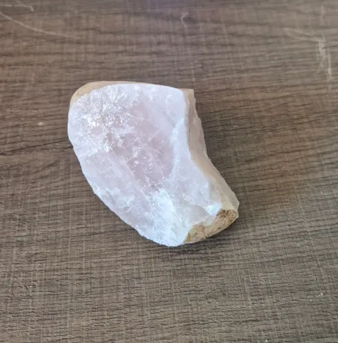 Pedra Decorativa de quatzo rosa bruto
