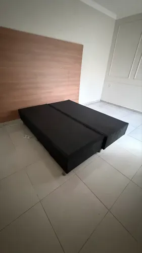 Box tamanho queen bipartido usado