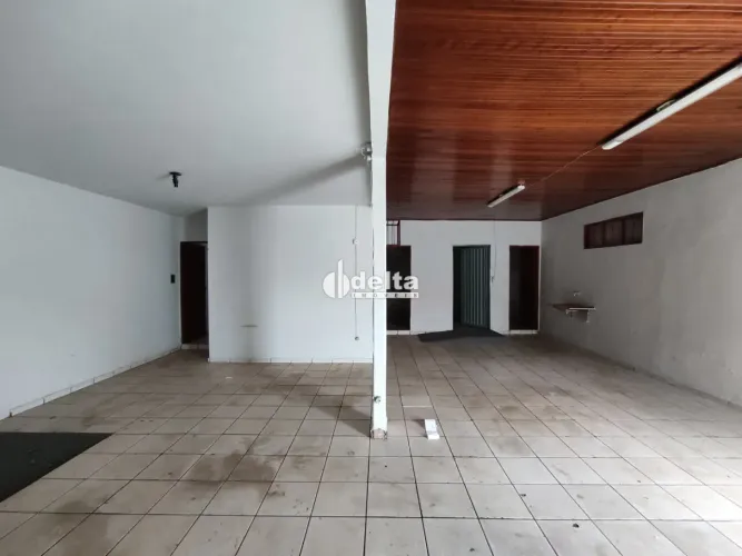 Galpão disponível para locação no bairro Brasil a em Uberlândia-MG