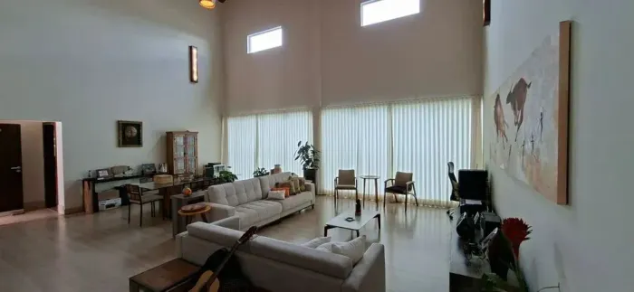 Casa em Condomínio com 4 Quarto(s) e 6 banheiro(s) para Alugar, 520 m² por R$ 15500 / Mês