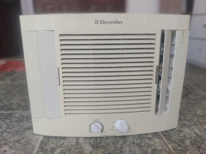 Vendo ar condicionado Eletrolux