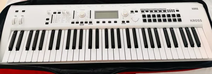 Teclado Korg Kross 2