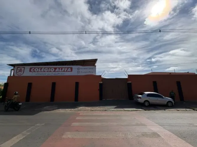 Vendo prédio (escola), já alugado!