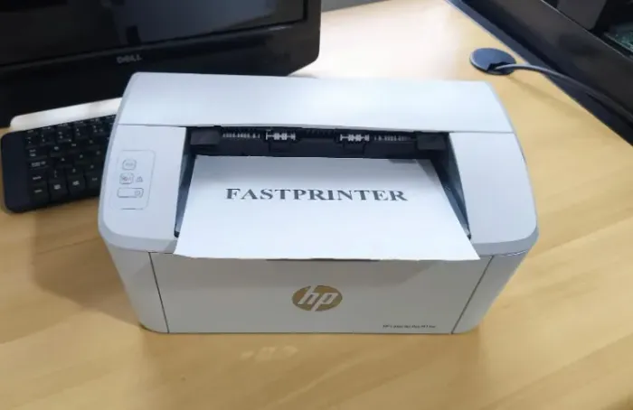 Impressora HP laser wifi LaserJet Pro M15w pequena