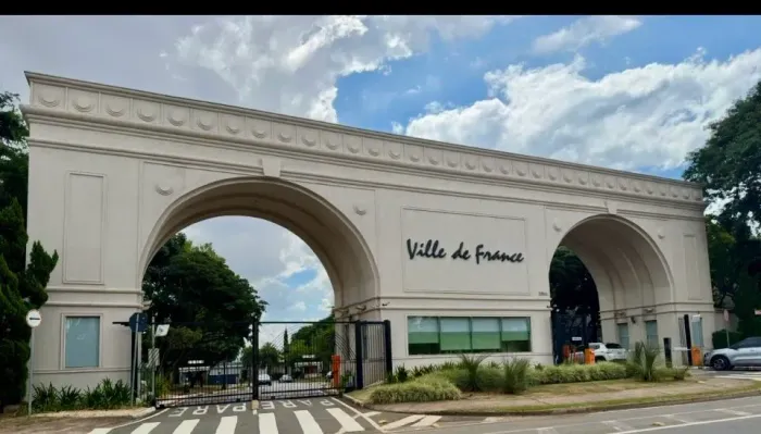 Casa de condomínio para venda possui 522 metros quadrados com 3 quartos