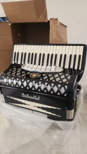 Acordeon italiana 120 baixos reduzida díssima trazido dos Estados Unidos excelente estado