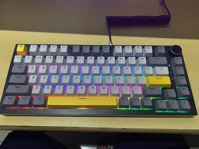 Teclado Mecânico Ajazz AK820 - RGB - Switch Yellow