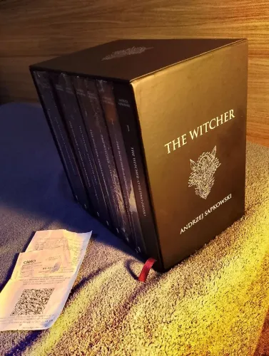 Box de Livros The Witcher Capa Dura 8 Livros - Nova Com Nota Fiscal