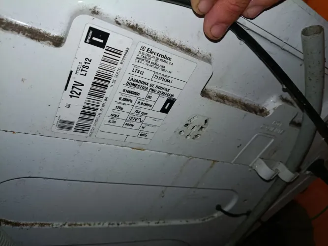 Vende máquina de lavar com defeito