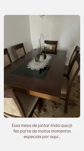 Mesa de jantar de madeira maciça e 6 cadeiras