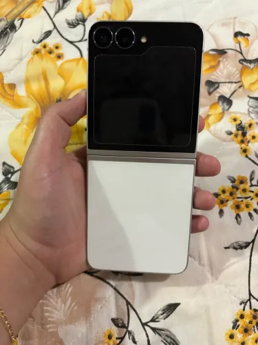 Samsung galaxy zflip 7 fe 128gb