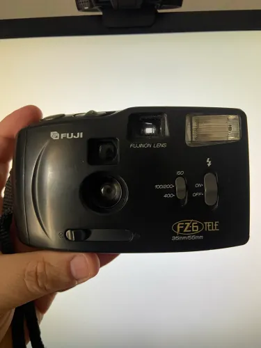 Camera FUJI FZ-6 TELE (para conserto)