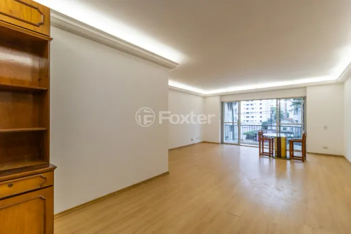 Apartamento à venda Rua Gaivota, Moema - São Paulo