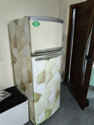 Geladeira Eletrolux 319 litros