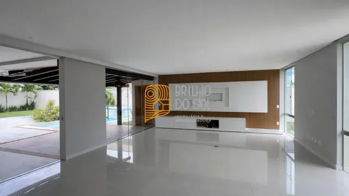 Casa Alto Padrão em Condomínio Fechado | 4 Suítes, Piscina e 380m² de Área Construída