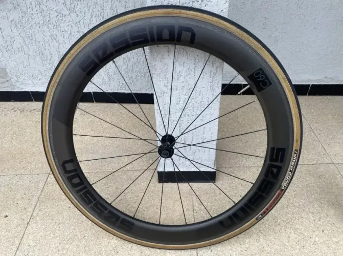 Rodas em carbono