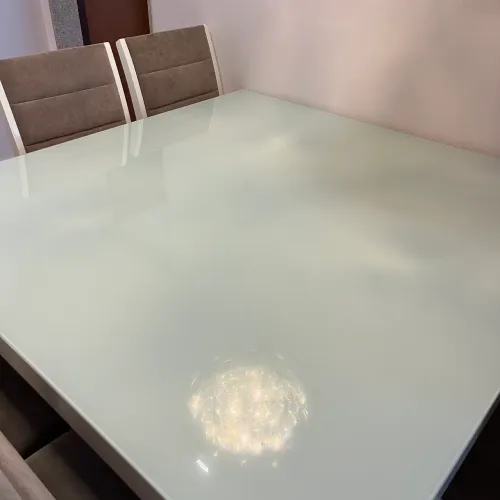 Mesa quadrada branca