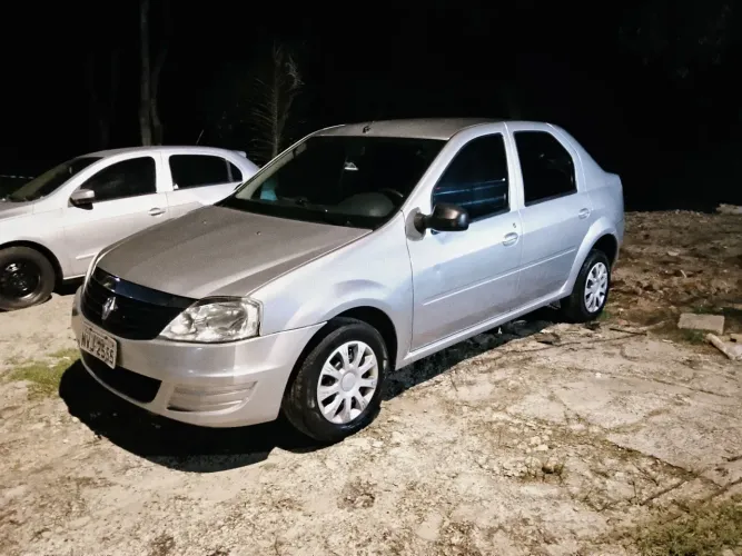Renault Logan Authentique Hi-flex 1.0 16V 4P 2011