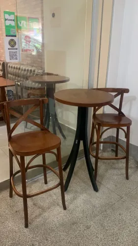 Mesa e cadeiras BRUM