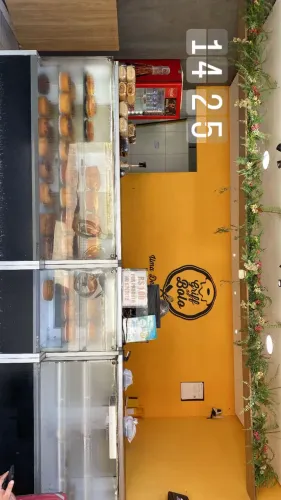 Vendo batedeira, expositor, forno 