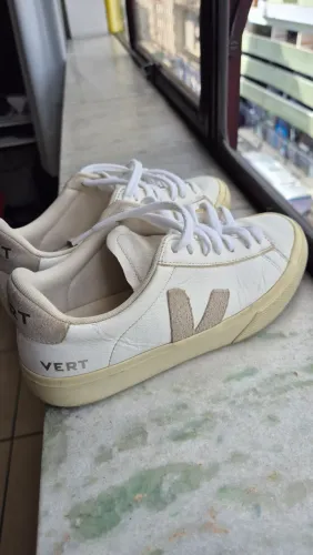 Tenis vert