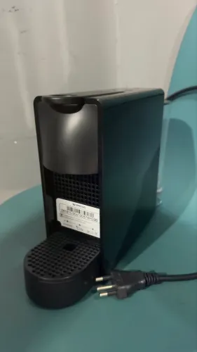 Vendo cafeteria Nespresso seminova