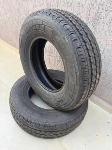 Pneu 225/75r16 Pirelli Chrono (Pneu de carga)